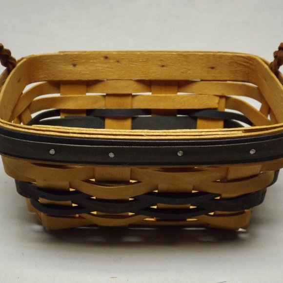 Longaberger 2000 Collector's Club Renewal Basket with Liner and Protector - Picture 12 of 15